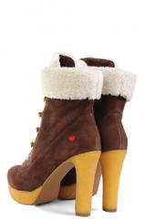  Moschino Love